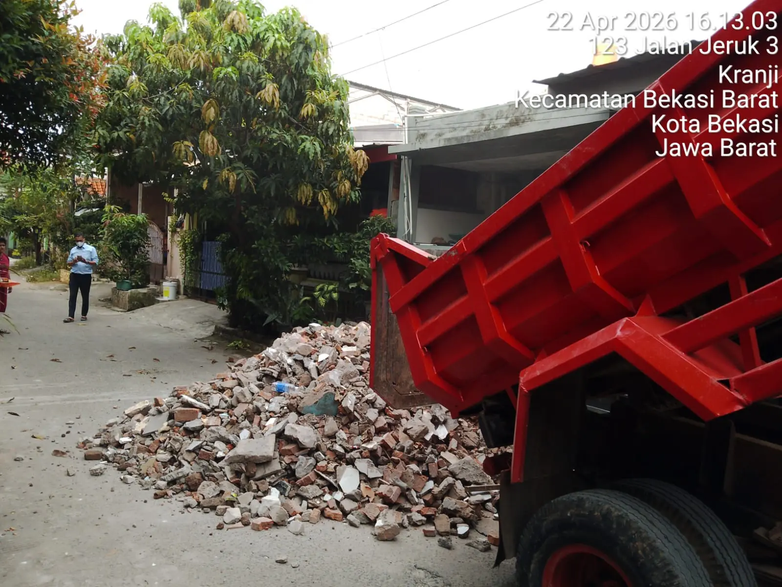 Jasa urugan puing bangunan