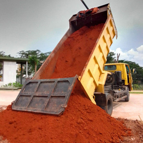 Jual dan angkut tanah merah untuk urugan